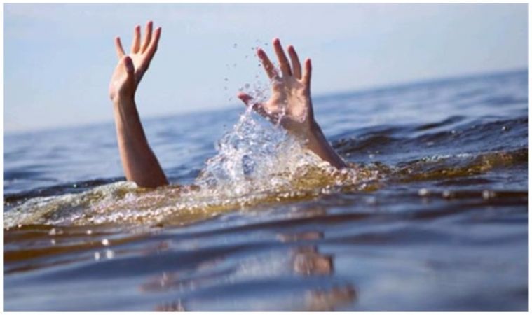 पटना में गंगा नदी में डूबे 9 लोग