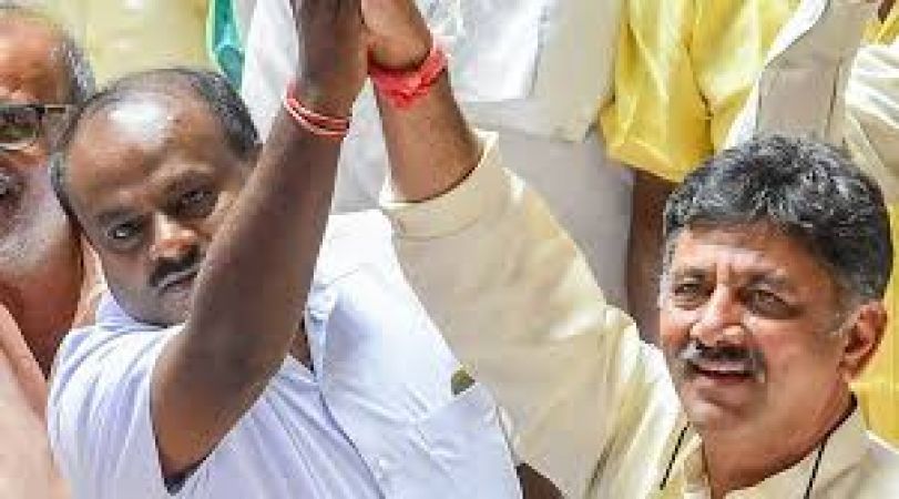 कर्नाटक उपचुनाव: कांग्रेस-जेडीएस गठबंधन ने 4 सीटों पर बनाई बढ़त, भाजपा पिछड़ी