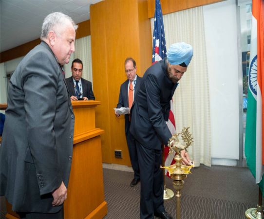 अमेरिका के भारतीय दूतावास में पहली बार हुआ दीवाली समारोह आयोजित