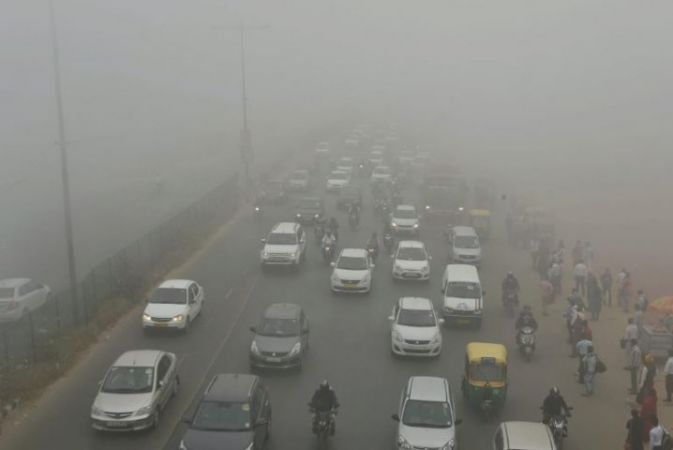 दिल्ली-एनसीआर में जहरीली धुंध का हमला जारी