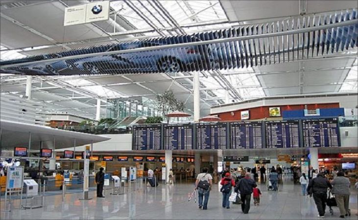 नोटबंदी : एयरपोर्ट से सालभर में 87 करोड़ रूपए किए गए जब्त