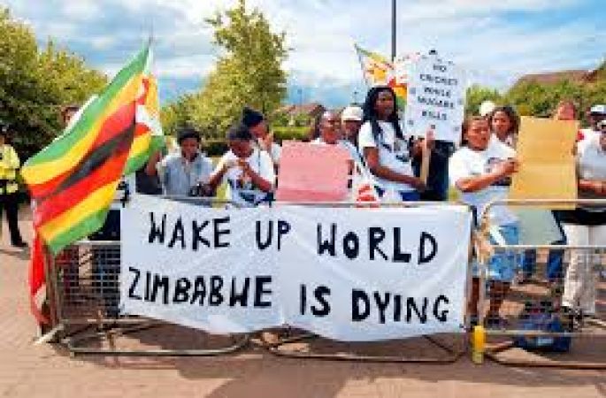 जिम्बाब्वे में हो रहा तख्तापलट का प्रयास