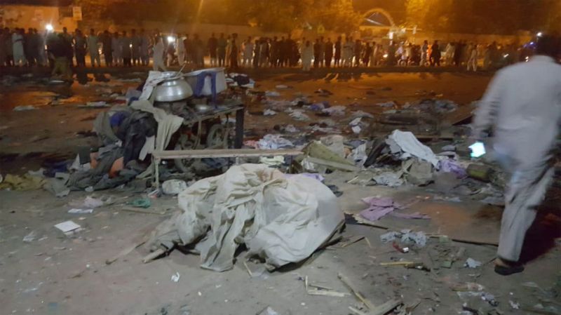 पाकिस्तान : आतंकियों ने टाइम बम से किया हमला, दो लोगों की मौत, आठ गंभीर