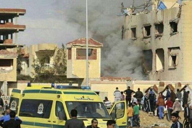 मिस्र- मस्जिद में बम धमाका, फायरिंग