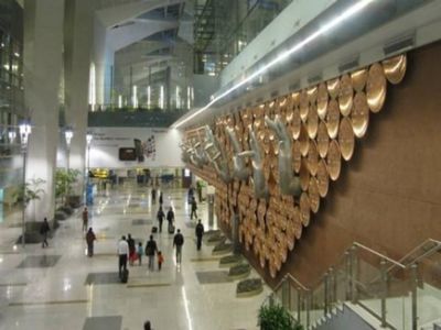 अब से दिल्ली, मुंबई एयरपोर्ट पर यात्रियों को नहीं हटाना होंगे लैपटॉप, लिक्विड बॉटल्स