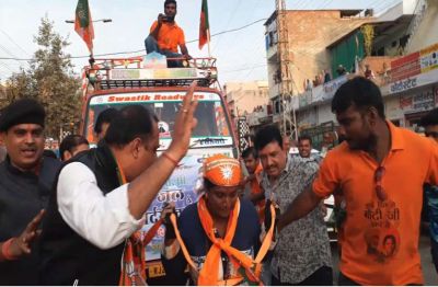 राजस्थान चुनाव: 7.5 टन वजनी ट्रक खींचकर राजलक्ष्मी ने किया भाजपा का प्रचार, देखकर दंग रह गए लोग