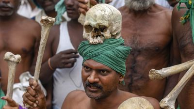 नर खोपड़ी लेकर आंदोलन में हुए शामिल तमिलनाडु के किसान