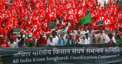 किसान आंदोलन: दिल्ली में गूंज रही किसानों की पुकार, लाठी गोली खाएंगे फिर भी आगे जाएंगे
