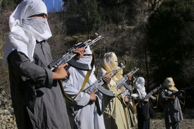 घाटी में घुसपैठ की कोशिश, आतंकियों को ट्रेनिंग दे रहा पाकिस्तान