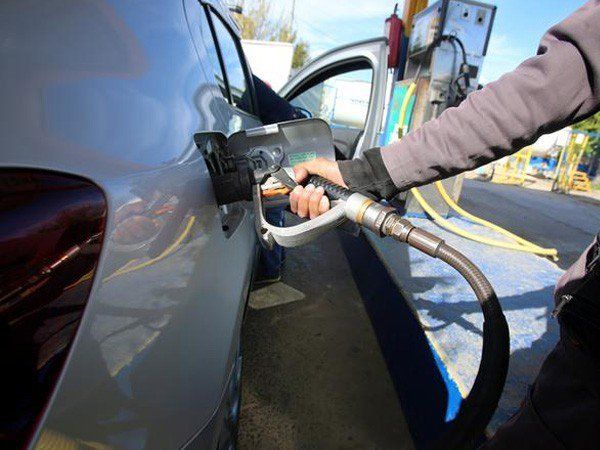 पेट्रोल-डीज़ल की कीमतों में लगी आग, आज फिर बढे दाम