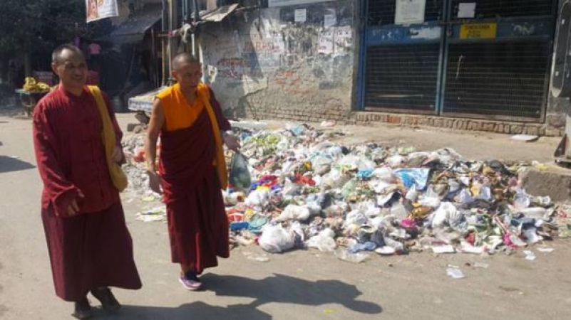 स्वच्छ भारत अभियान की पोल खोल रही दिल्ली की एक गली