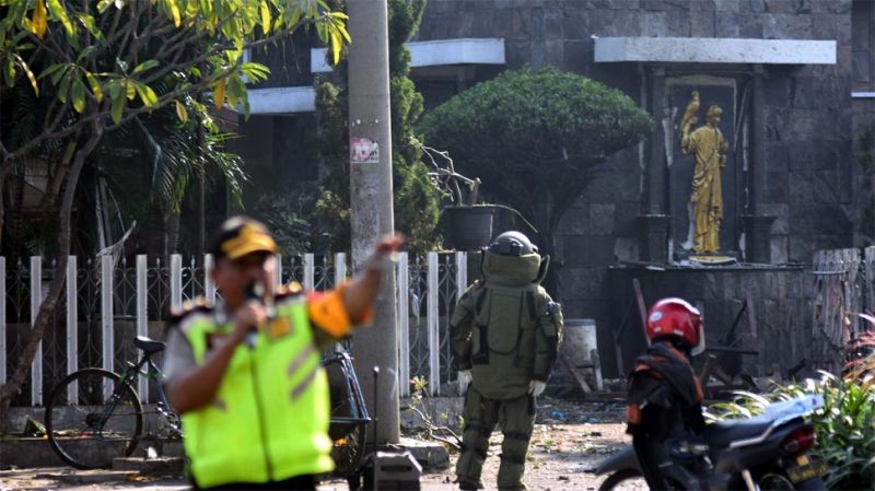 इंडोनेशिया भूकंप : मृतकों की संख्या 1900 के पार, सैकड़ों लोग अभी भी लापता