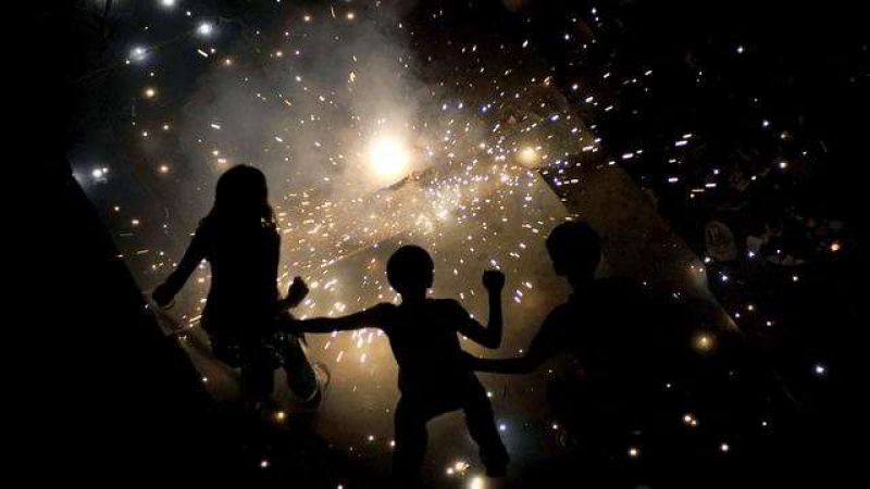 दिल्ली के लोगों को इस बार पुराने पटाखों से ही काम चलाना होगा