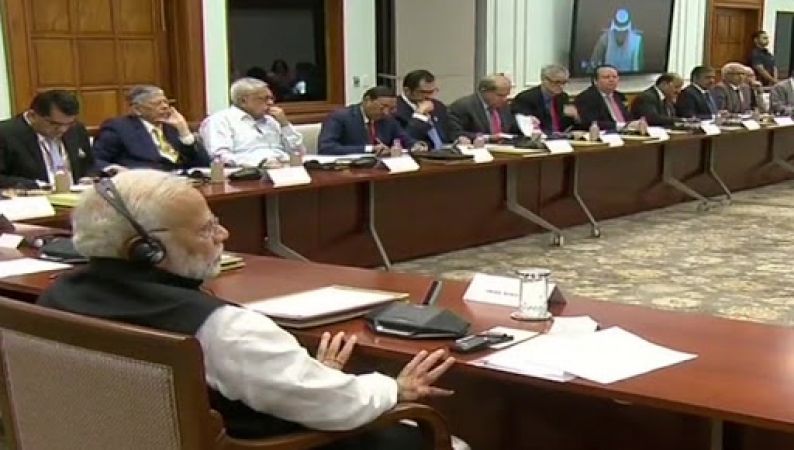 PM Modi meets Global Oil and Gas experts makes a strong case to reduce energy cost