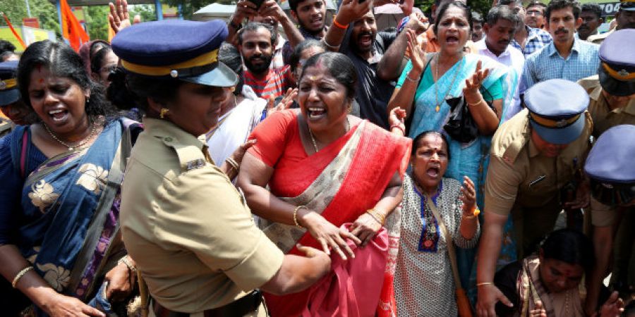 सबरीमाला मंदिर विवाद: मीडिया कर्मियों से मारपीट, महिला पत्रकारों पर हमला, एक्टिविस्ट राहुल ईश्वर गिरफ्तार