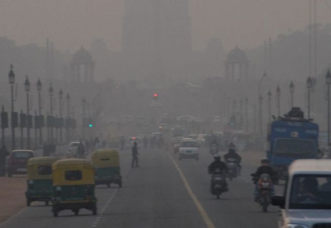 दिल्ली : प्रदूषण से बेहाल हुई दिल्ली, ‘‘गंभीर’’ श्रेणी में पहुंचा प्रदूषण
