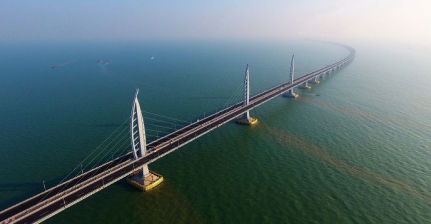 चीन हांगकांग के बीच बना दुनिया का सबसे लम्बा ब्रिज जल्द होगा शुरू