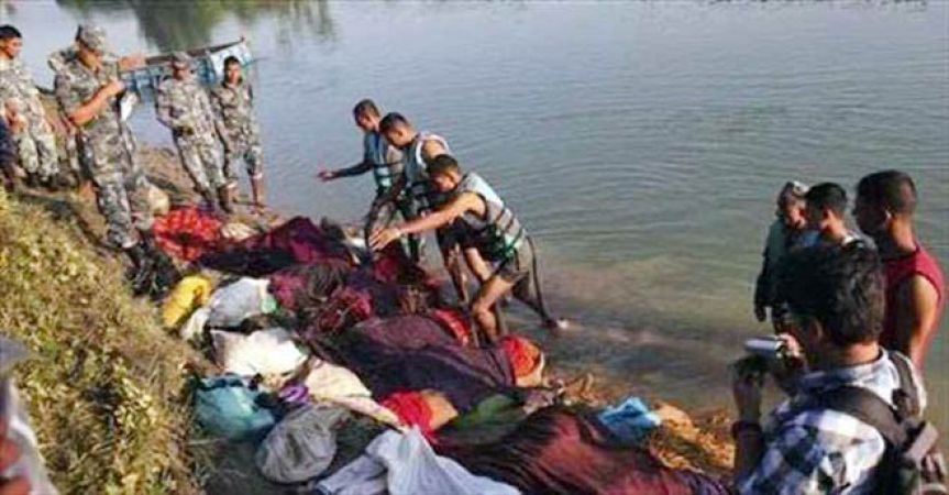 नेपाल में नदी में गिरी बस, एक भारतीय समेत 6 की मौत