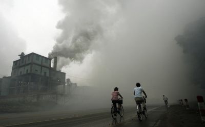 दिल्ली की हवाओं में घुला ज़हर, दुनिया के सबसे प्रदूषित शहरों में तीसरे पायदान पर - रिपोर्ट