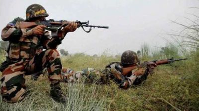 जम्मू कश्मीर : सुरक्षाबलों और आतंकवादियों में मुठभेड़ जारी, 2 आतंकी ढेर