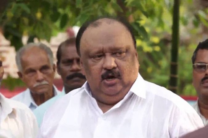 केरल के परिवहन मंत्री पर लगा सरकारी जमीन पर कब्ज़े का आरोप