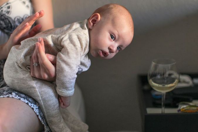 माँ का दूध भी बन सकता है बच्चे के लिए ज़हर, डॉक्टरो की रिपोर्ट