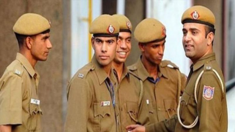 अगर आप 8वीं पास है तो पुलिस विभाग में निकली है 1200 से अधिक पदों पर वैकेंसी