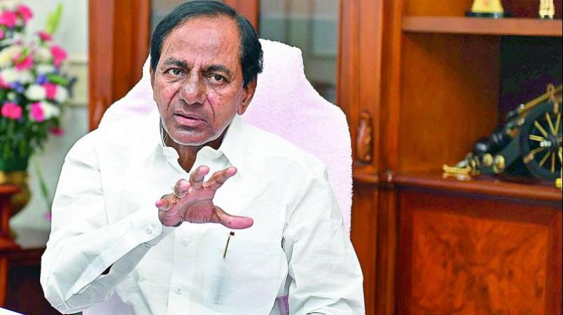 मुख्यमंत्री पद से इस्तीफा देने के बाद KCR  ने कांग्रेस को दी चुनाव लड़ने की चुनौती