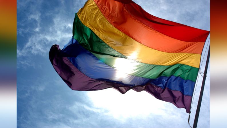 इंद्रधनुषी झंडे से ये है समलैंगिकता का कनेक्शन? आप भी जान लीजिये