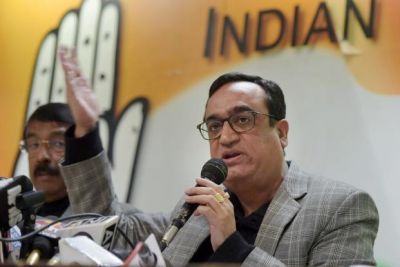 डीयूएसयू चुनाव: अजय माकन ने उठाई दोबारा चुनाव की मांग, लगाया ईवीएम से धोखाधड़ी का आरोप