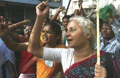 AAP's support to Medha Patkar who made Gujarat crave for water! BJP Furious