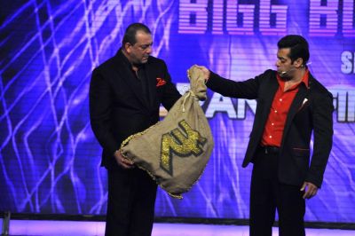 OMG: Salman Khan charges this much fee for one episode of Bigg Boss-12