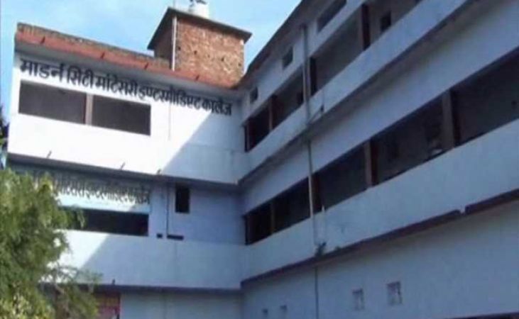 15-year-old girl thrown off  from school building in UP
