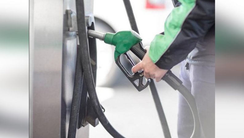 नहीं थम रही पेट्रोल की बढ़ती कीमतों की रफ़्तार, डीजल आज रहा सामान्य