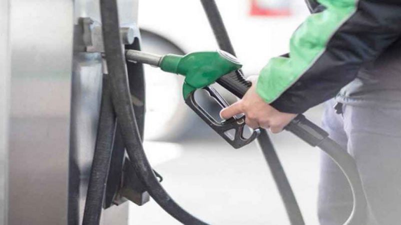 पेट्रोल की कीमतों में फिर बढ़ोतरी, डीजल ने दी राहत