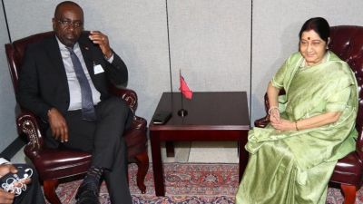 UNGA : पीएनबी घोटाले मामले में सुषमा स्वराज ने एंटीगुआ के विदेशमंत्री से मांगी मदद