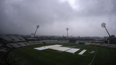 IND VS AUS LIVE: बारिश बनी मैच में बाधा,रोकना पड़ा मैच