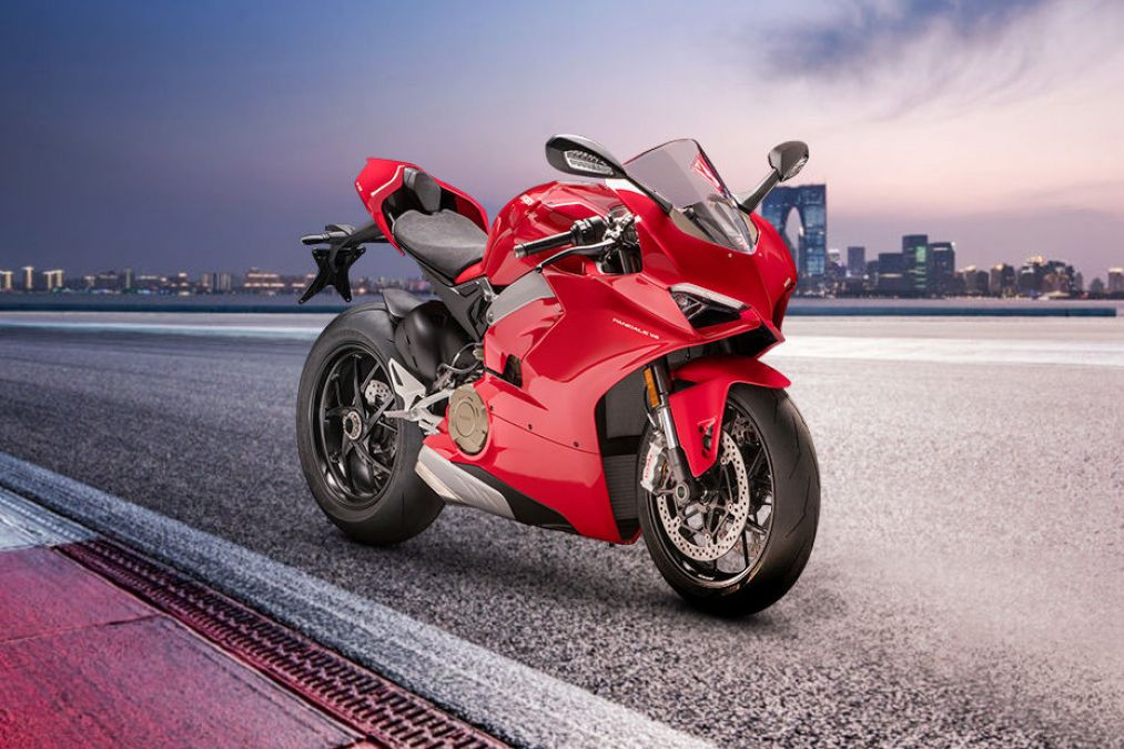 Ducati Panigale V4 25 Anniversario 916 Launched in India, Here's The Price