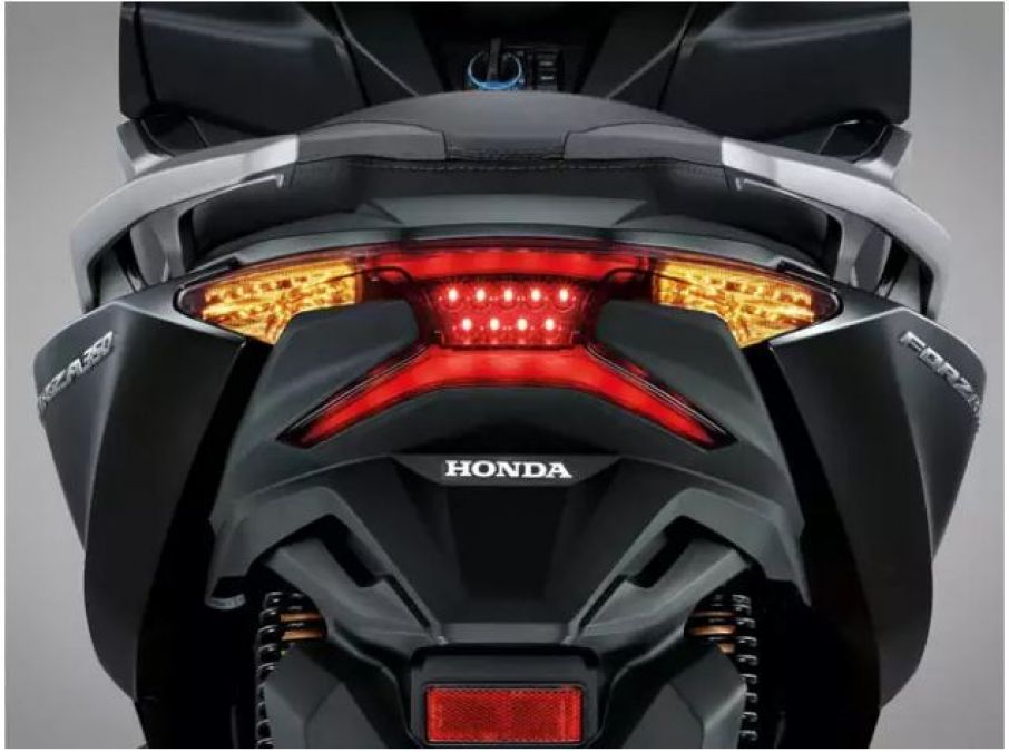 Honda ने लांच किया Forza 350 मैक्सी-स्कूटर, कीमत जानकर घूम जाएगा दिमाग