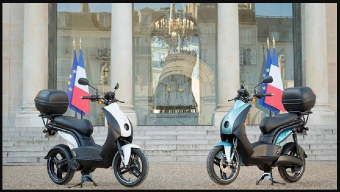 This scooter 'Made in India' included in convoy of President of France