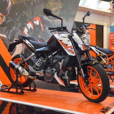 ABS फीचर के साथ लॉन्च हुई KTM 200 DuKe, कीमत में गजब का उछाल