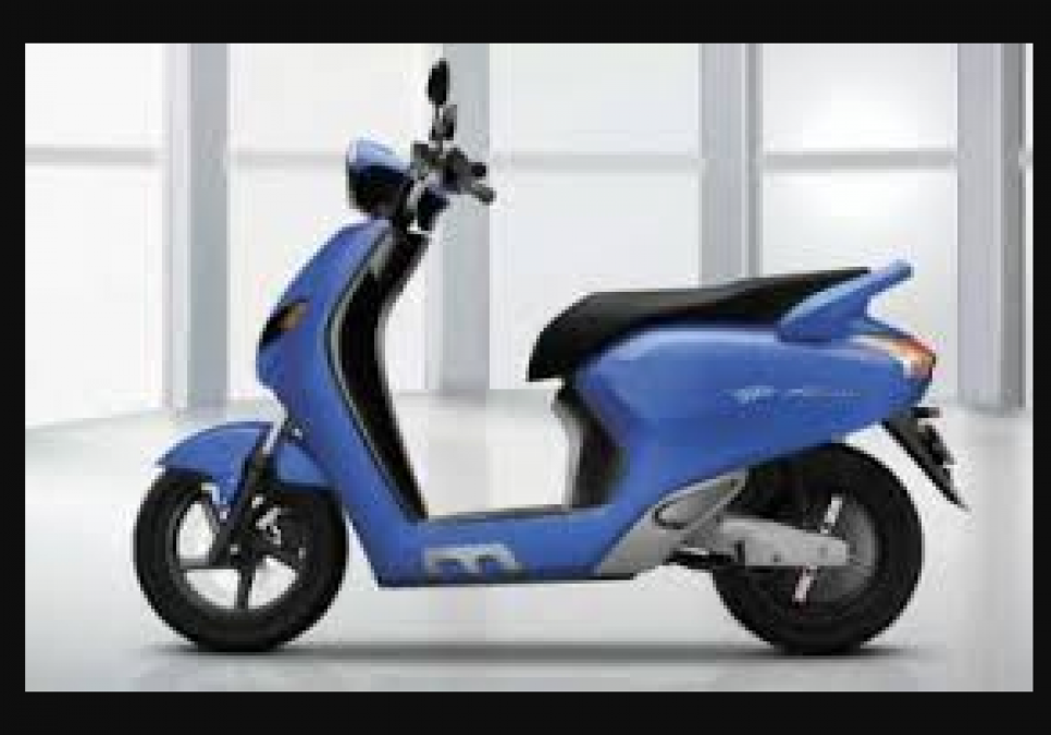 Bajaj launches this new scooter in a retro look, know its features