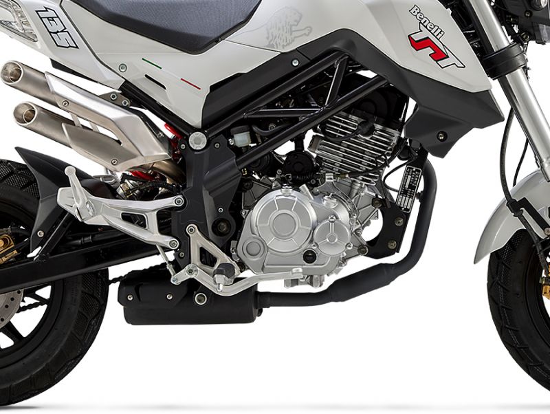 अपने शानदार लुक और जबरजस्त फीचर्स के साथ मार्केट में आई Benelli TNT 125