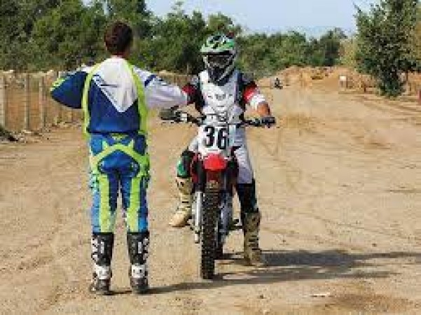 Unleash Your Inner Adventurer: Learning to Ride a Dirt Bike Safely and Confidently