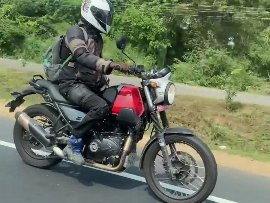 Royal Enfield Scram 411 spotted in dual tone colour ahead of launch