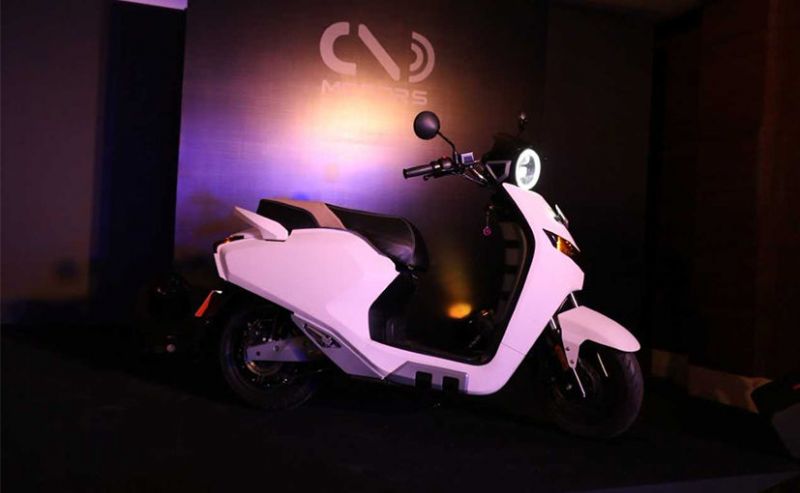 Indian start-up launches an electric scooter with reverse gear in Auto Expo