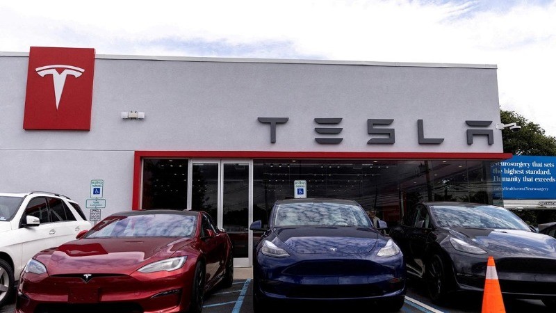 Tesla Plans Showrooms in New Delhi and Mumbai to Start Car Sales in India