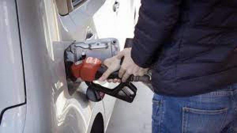 What will happen if diesel is filled in a petrol car? You can get a big punishment for this mistake