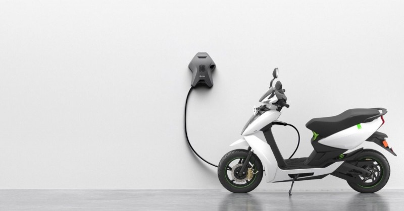 Ather 450X electric scooter takes center stage