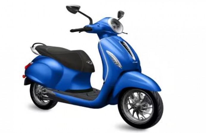 Festive season discount is available on Bajaj Chetak electric scooter, 108 km range will be available on single charge